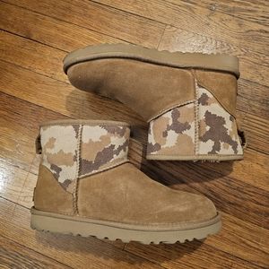 Classic Mini Jagged Camo Boots